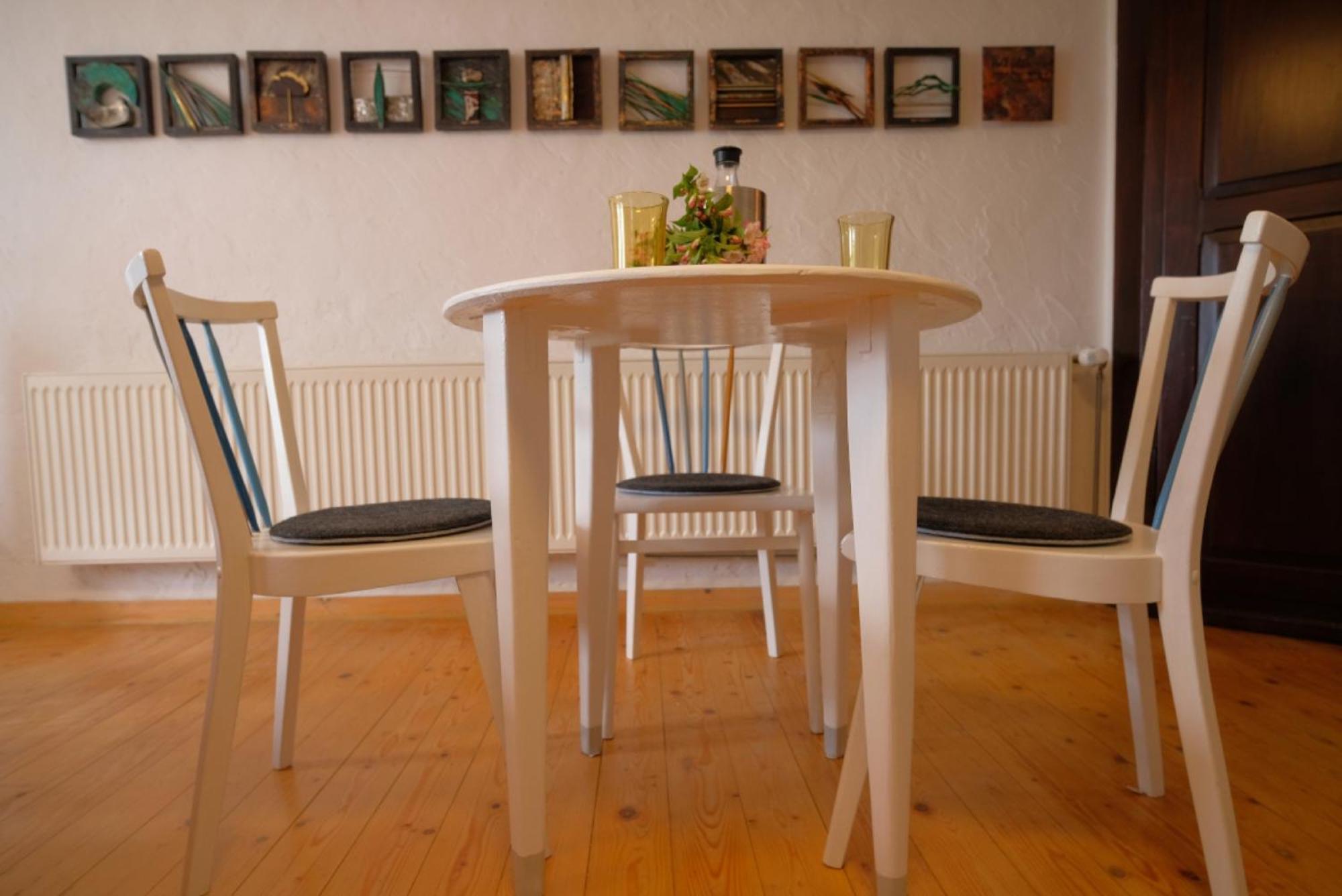 Apartment Beim Bildhauer Karl F Trendelburg